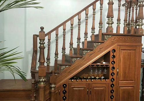 實木樓梯扶手選購技巧_實木樓梯設計